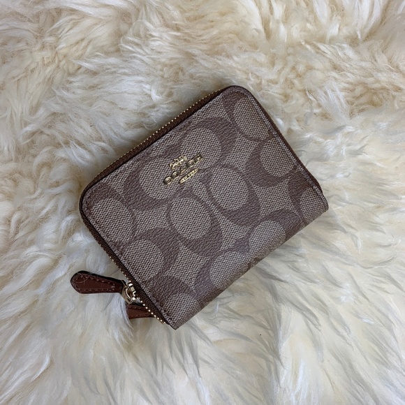 COACH SMALL DOUBLE ZIP AROUND WALLET - Picture 3 of 8